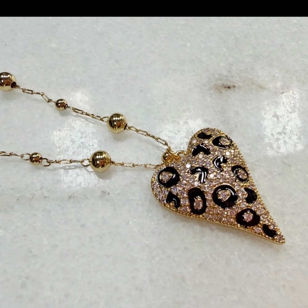 Wild at Heart Necklace - Modern Heart - Picture 6 of 6